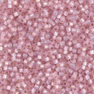 Miyuki delica Perlen 10/0 - Silver lined light pink alabaster dyed DBM-624
